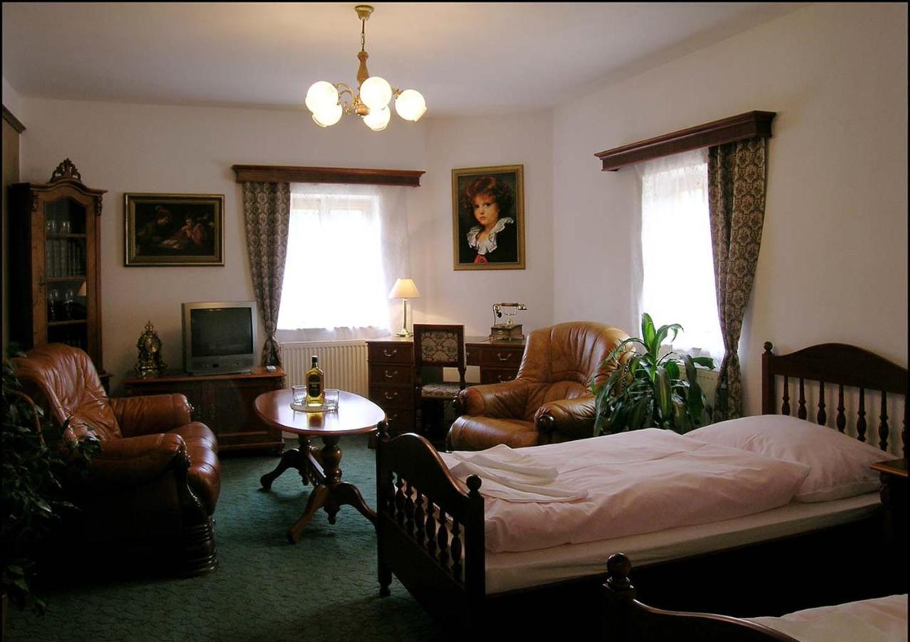Hotel Klor Doudleby ภายนอก รูปภาพ